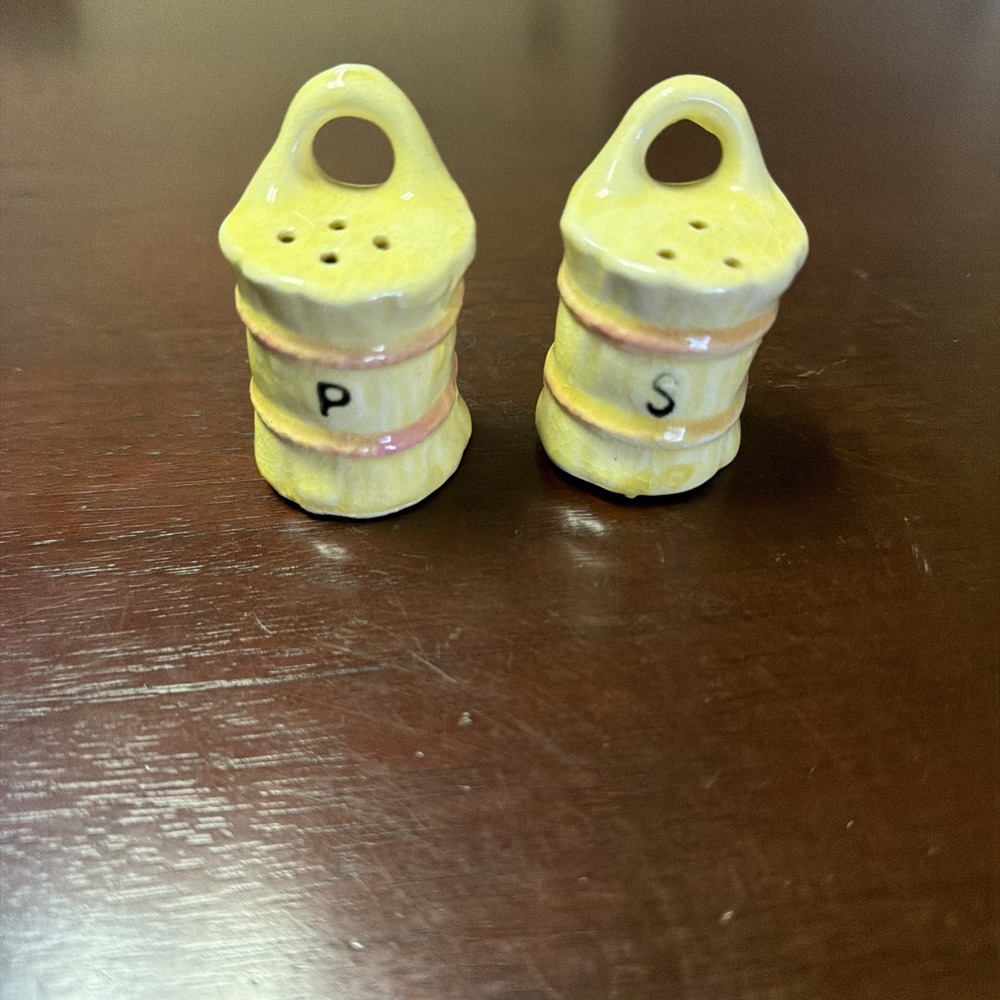 Vintage Japan Art Pottery Hay Stack Bucket Pair of Salt & Pepper Shakers